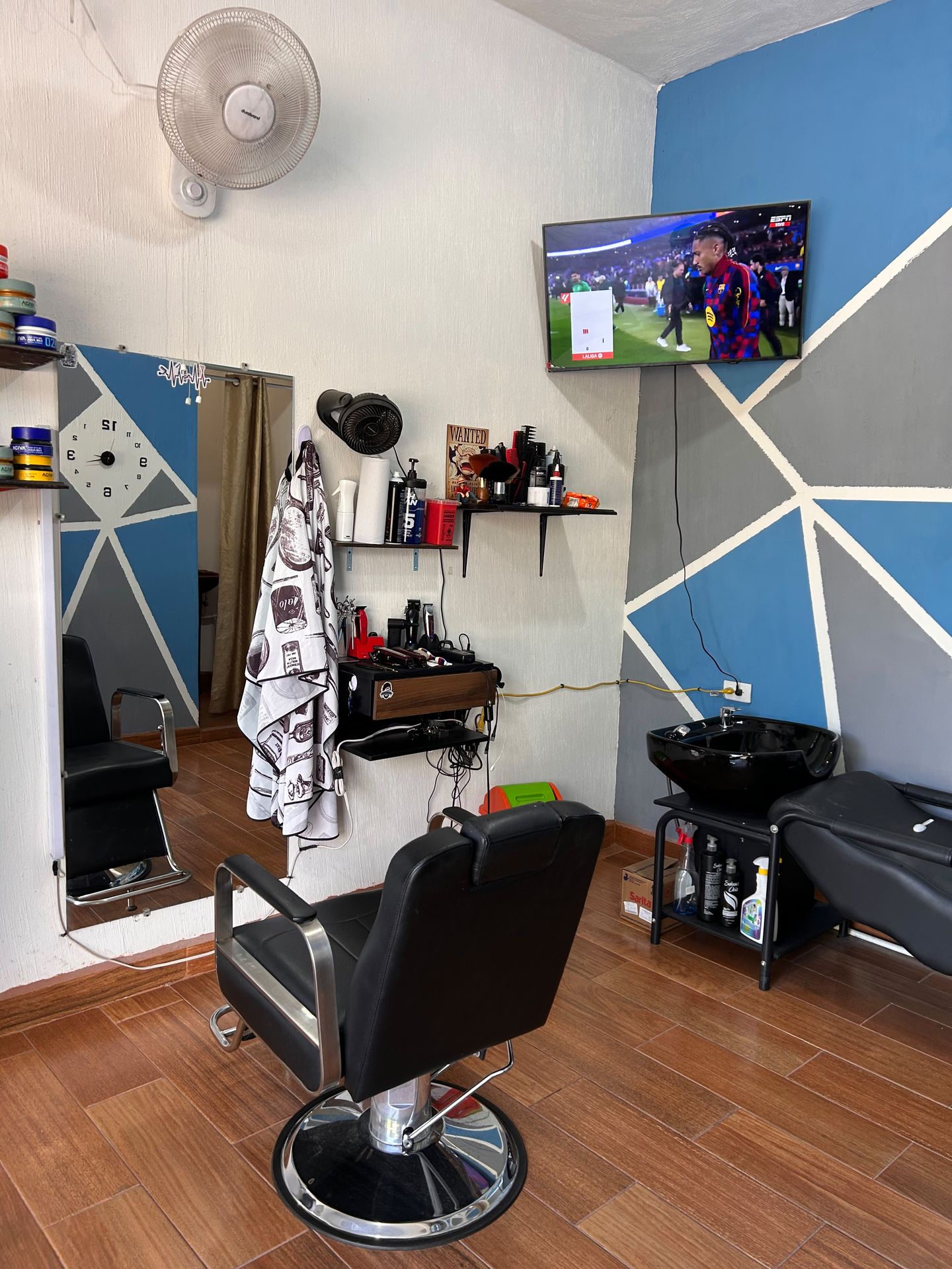 Estación de trabajo de Sica Barber Shop